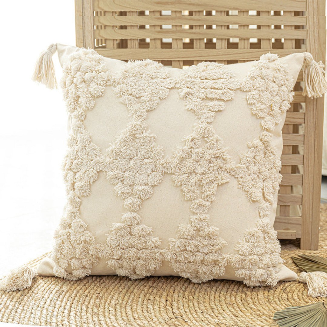 beige_coastal_pillow_with_tassels